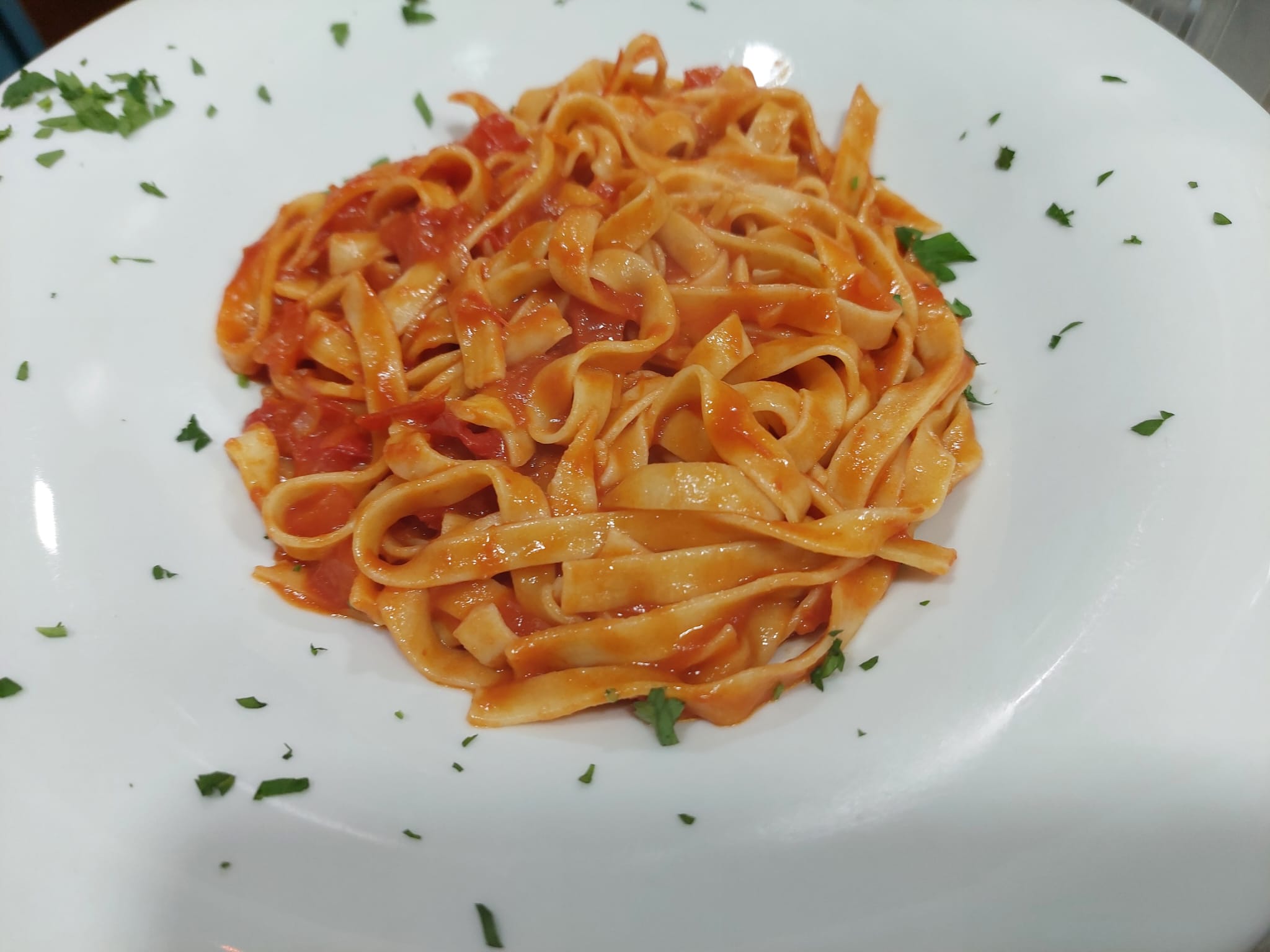 Fettuccine con tomate