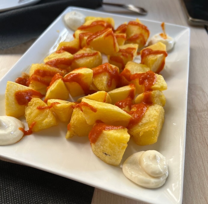 Bravas